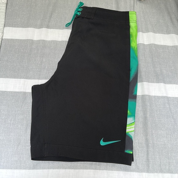 Nike swim trunks - Picture 2 of 2